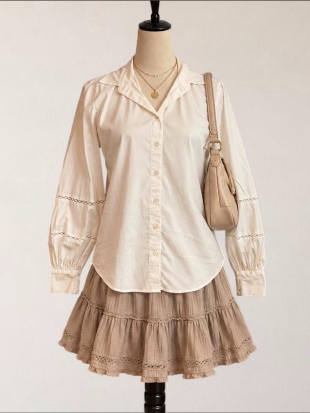 Chico’s White Lace Trim Button Front Blouse Size 0 (US 4/6)